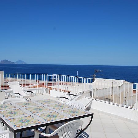 Vulcanoconsult Appartamenti Spiaggia Città di Lipari Camera foto