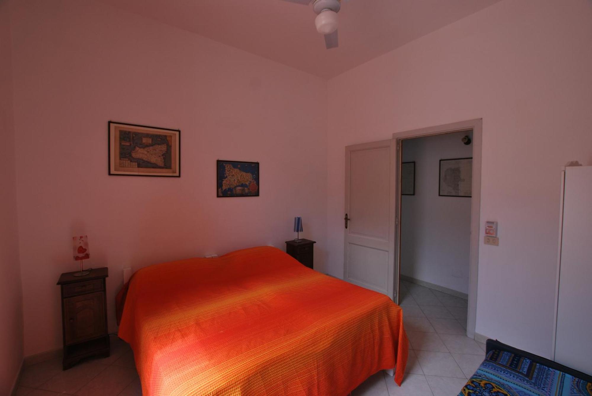 Vulcanoconsult Appartamenti Spiaggia Città di Lipari Camera foto